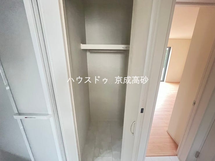 適材適所の収納付きです。