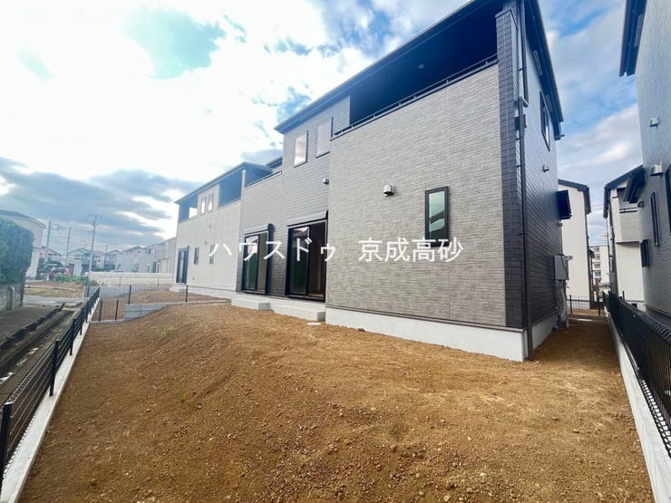 広~いお庭も付いてます!
夢の庭付き一戸建て住宅を実現させてください!