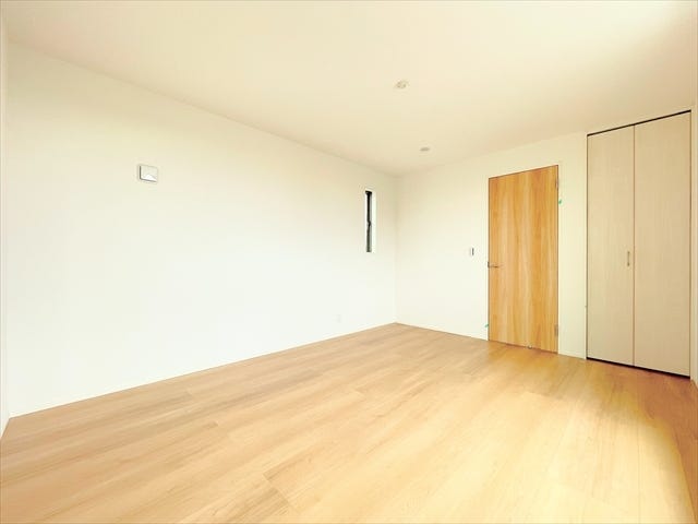 インテリアの配置も考えやすい造りになっています。
また、周辺からの視線も気にすることなく生活できます。