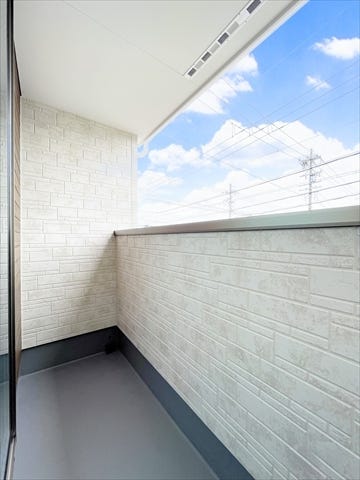 仕事中の気分転換のスペースとして活用できそうです。
人を感知するセンサー付きの照明の設置を検討してもいいでしょう。