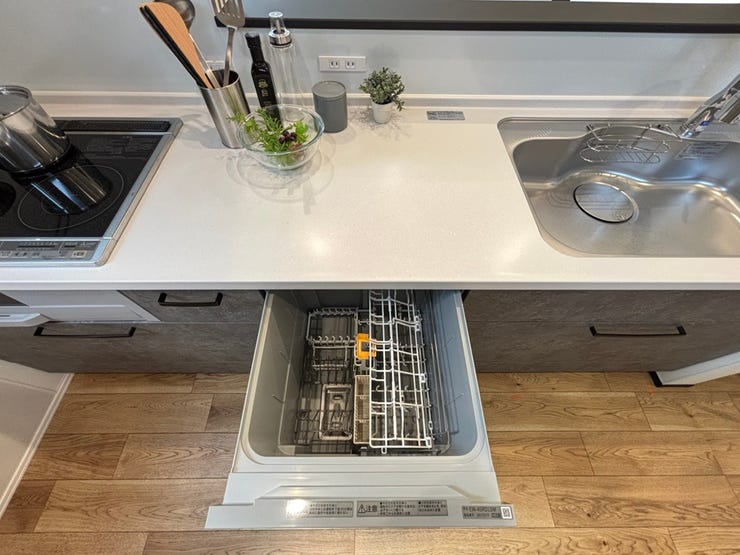 お手入れのしやすいIHと食器洗浄機でグッと家事の時短に!