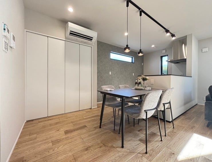 キッチン横にダイニングテーブルが置けます!食器の配膳もしやすい( ^)o(^ )