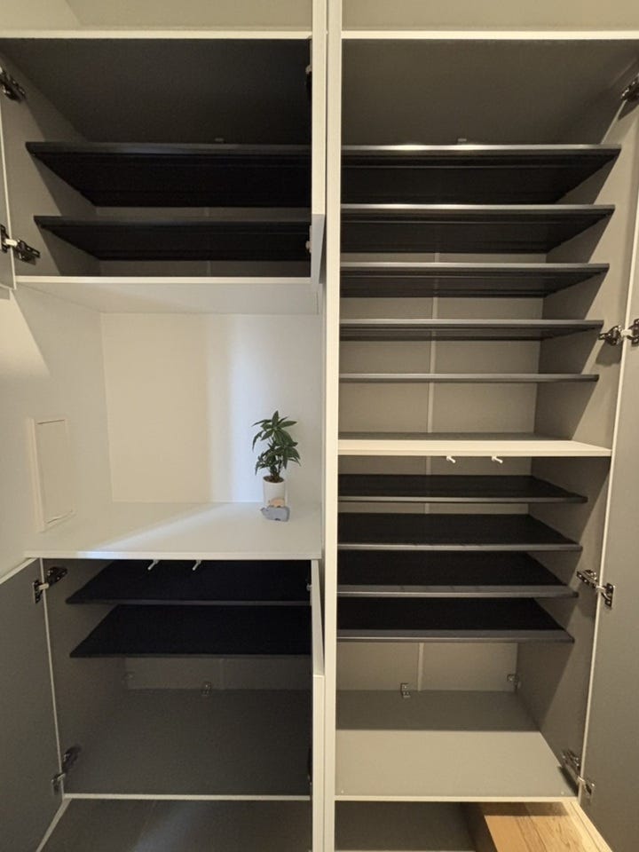 シューズボックス内も棚がたくさん!なんでも「自分でやりたい!」お年頃のお子様も自分で靴の片付けができる高さ◎