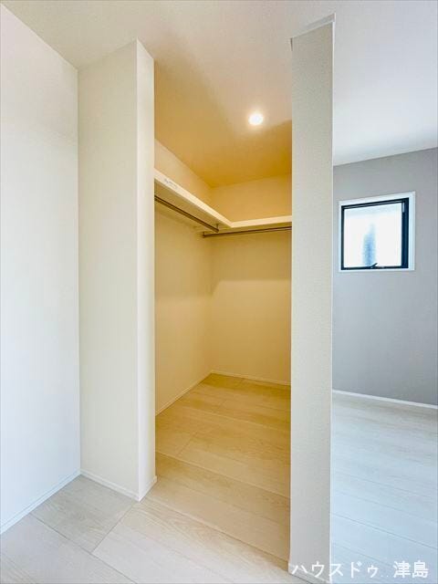 2階7.2帖洋室。成長と共に荷物が増えても安心の広さ。扉がないオープン空間。全居室収納完備。