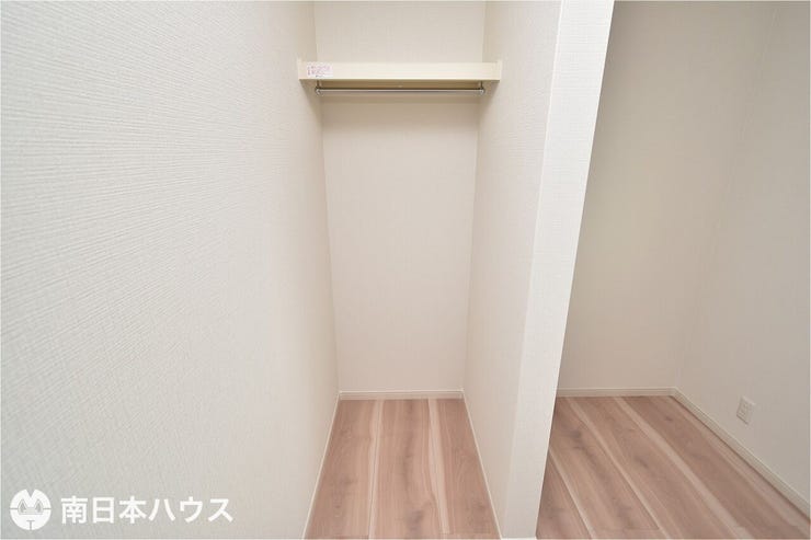 【洋室4.5帖の収納】