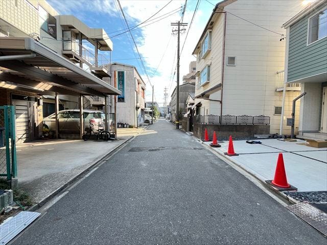 車の出入りも少ないので、駐車も落ち着いてできます!
(2025年10月30日撮影)
