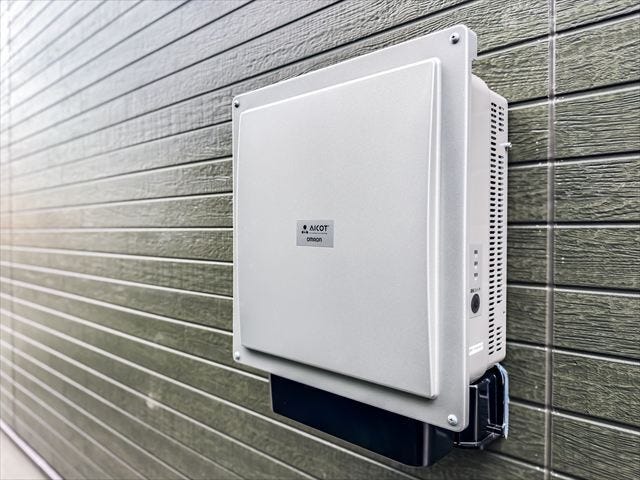 太陽光発電:電気代を節約できるだけでなく、災害時の電気の供給にも利用できます。