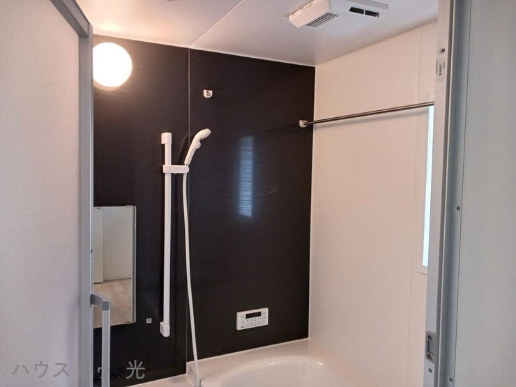 ■□■浴室■□■一日の疲れを洗い流し、心身を解放する、静かで贅沢な癒しの空間を提供します。