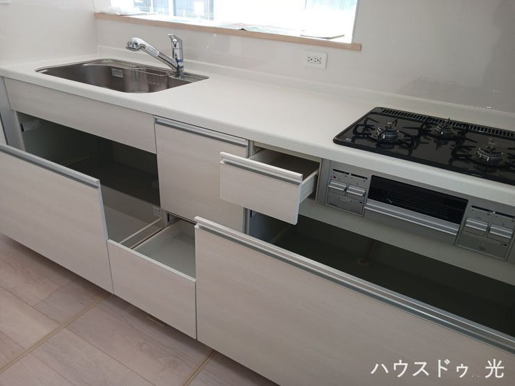 ■□■キッチン■□■キッチン収納も充実。スマートなキッチンでお料理もはかどります。