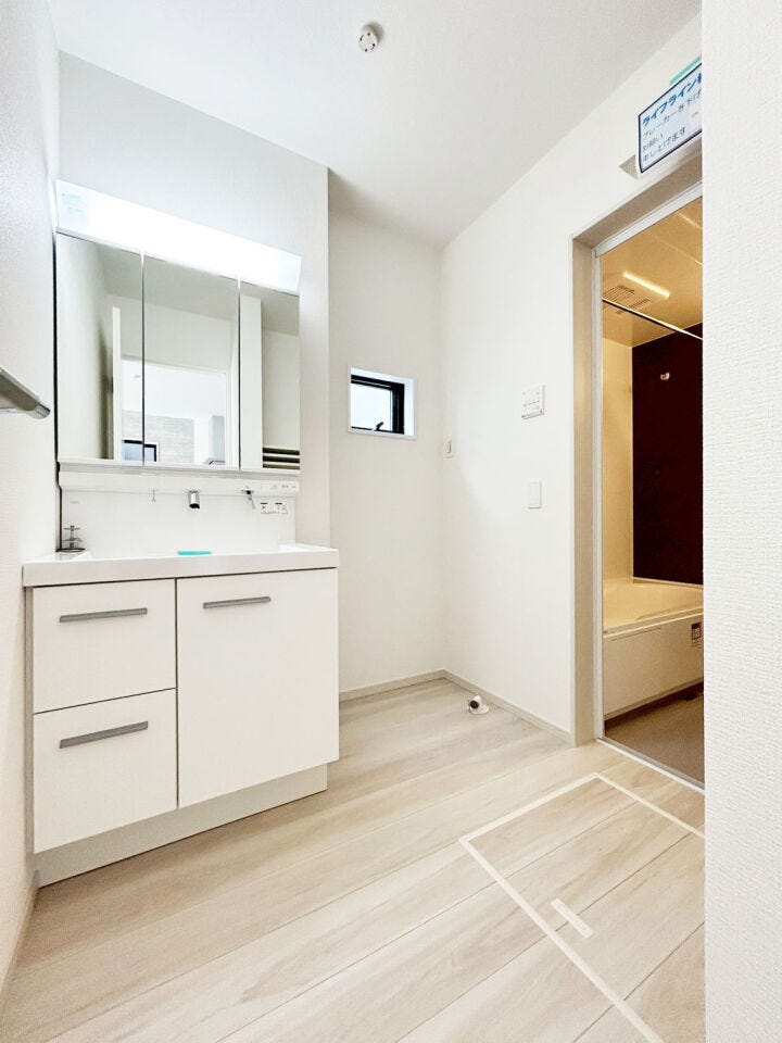 【角地】浴室暖房・乾燥機♪スーパーまで10分圏内♪ウォークインクローゼット♪食器洗浄乾燥機♪