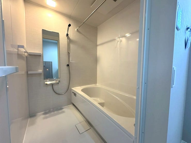 シンプル&クリーン。心地よいバスタイムを。