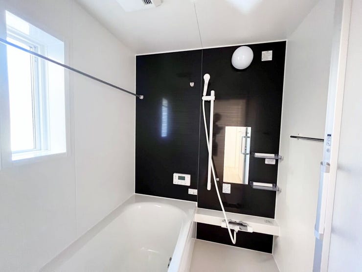 浴室暖房乾燥機・洗濯棒があるので雨の日も洗濯物を乾かすことができます。