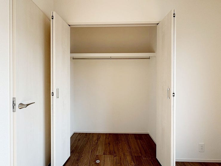 家族全員分の衣類や荷物を収納できます(^^)