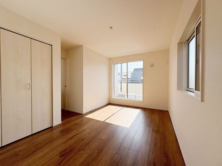 2面採光の明るい洋室♪