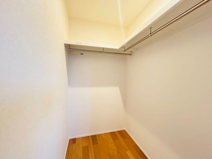 ◇洋室①のウォークインクローゼット