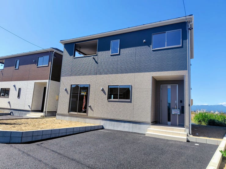 【外観】
【1号棟】完成しました!ご内覧予約受付中です♪