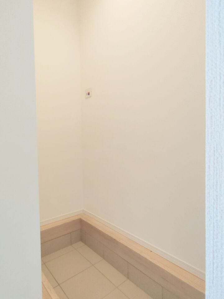 エントランスストレージ