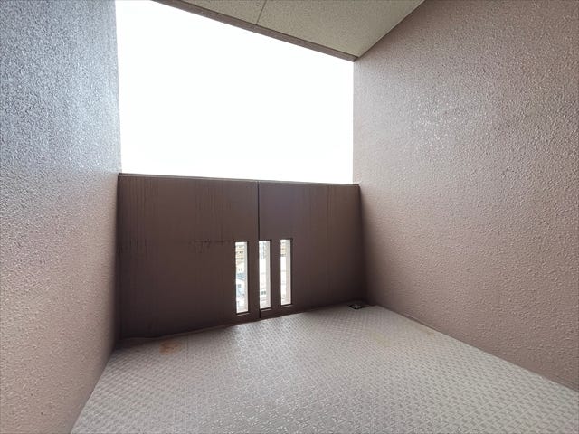 8帖洋室に付いている北側バルコニーです。一歩外へ出てリフレッシュできますね♪
(2025年9月4日撮影)