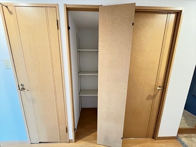 廊下収納:掃除道具をしまったり、日用品のストックを入れたりできますね。
(2025年9月4日撮影)