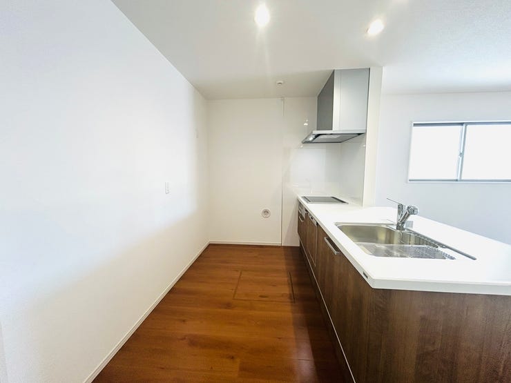 家事をしながらもお子様が遊んだり、食事をするのを見守れます。家族との会話もしやすいのでコミュニケーションがふえますね。