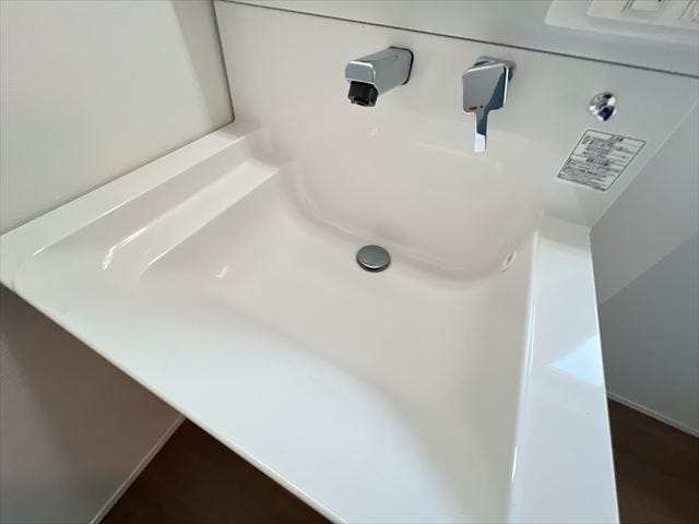 お手入れのしやすい洗面ボウル。