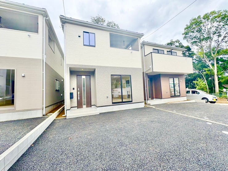 ◎駐車場:3号棟(9/20撮影)
カースペース並列2台分!ご家族でお車をご利用されるご家庭にうれしいです。