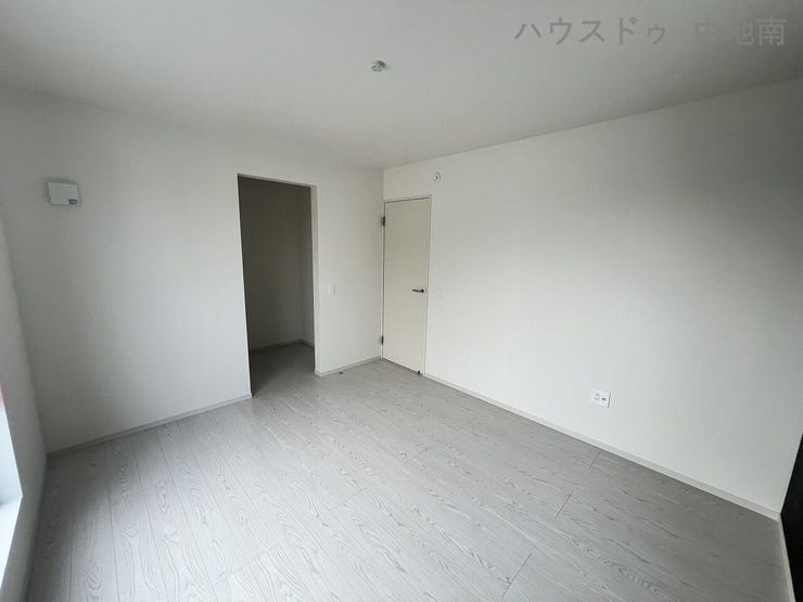 7帖の洋室は寝室に最適です♪