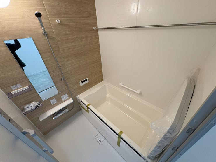 室内(2025年10月)撮影
◎本日案内可能◎
物干し付きの浴室です!悪天候時や時間が遅い時でも洗濯物を乾かせます!