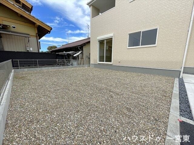 ガーデニングや、お子さまの外遊びにも嬉しいスペース。植栽や屋外インテリアで飾ったり、DIYをして自分たちだけの空間を作るのも楽しいですね♪