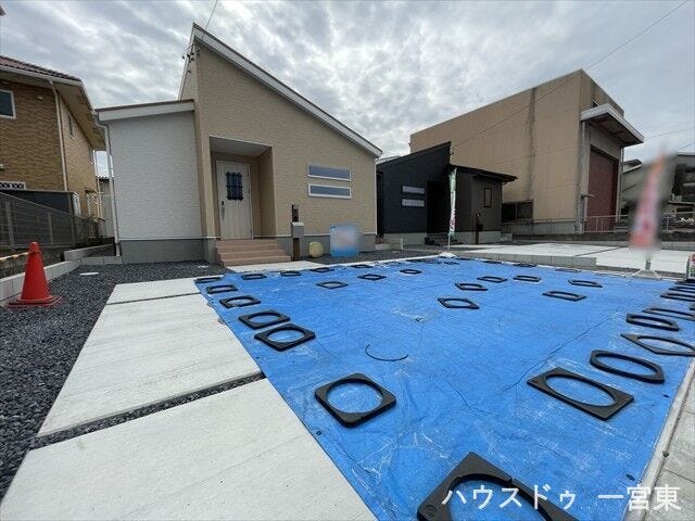 並列駐車が可能です。車を入れ替える手間が省けるため、スムーズに出し入れすることができます。