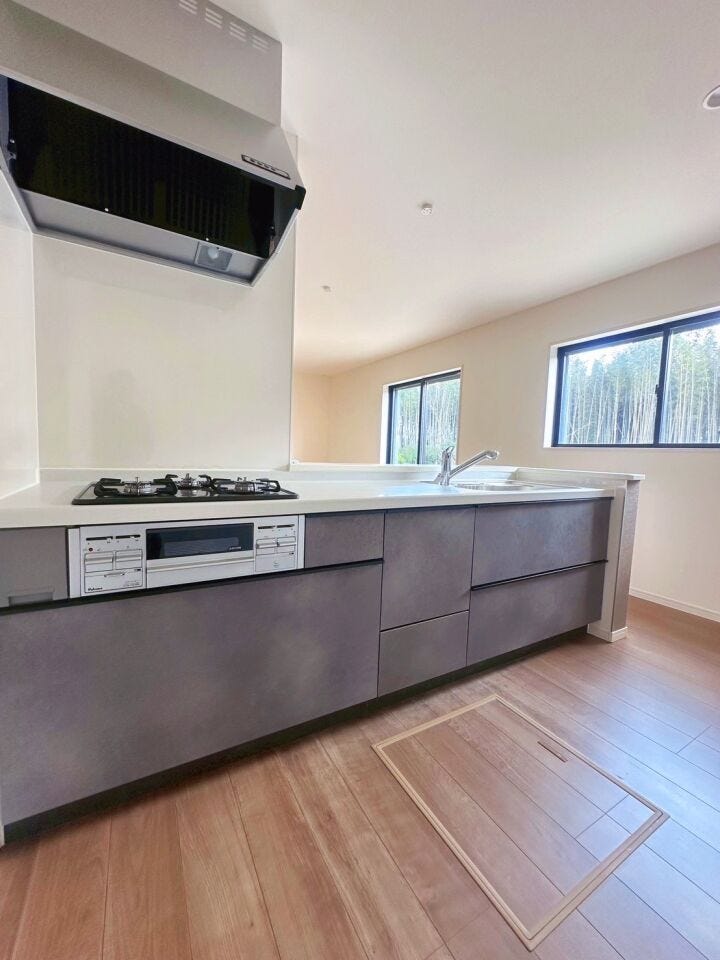 家族とのコミュニケーションが取れやすい対面式のカウンターキッチン