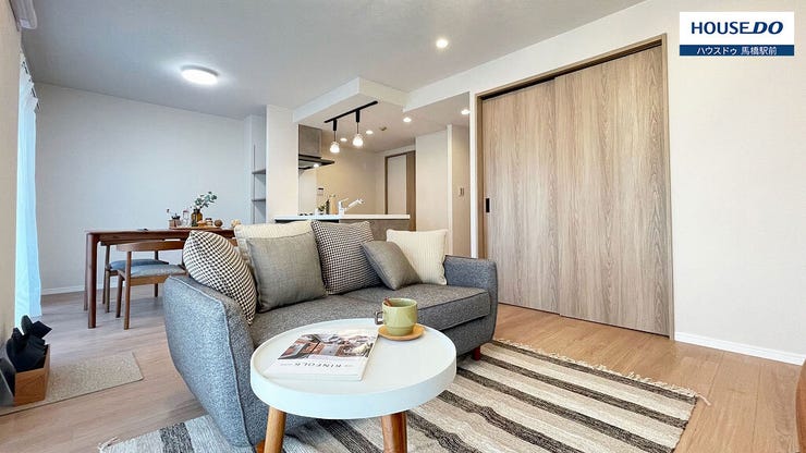 一日の中で多くの時間を過ごすことになるリビングは爽やかな風とあたたかな光をたっぷりと感じる事が出来る癒しの空間です。