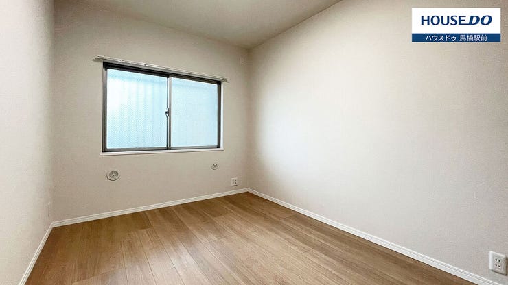 爽やかな優しい風と光を存分に感じることが出来る洋室は心安らぐ空間です。