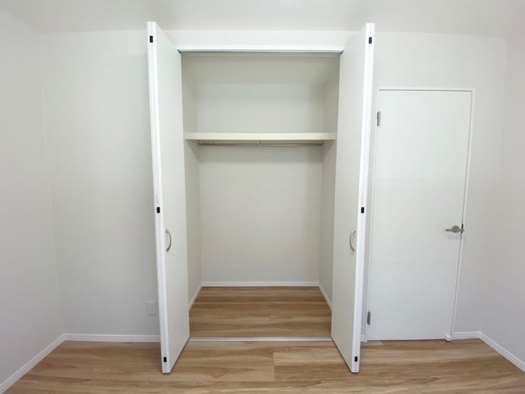 室内(2025年9月)撮影
◎本日案内可能◎
ポール付きのクローゼット!丈の長い衣類なども綺麗にしまっておけますね♪