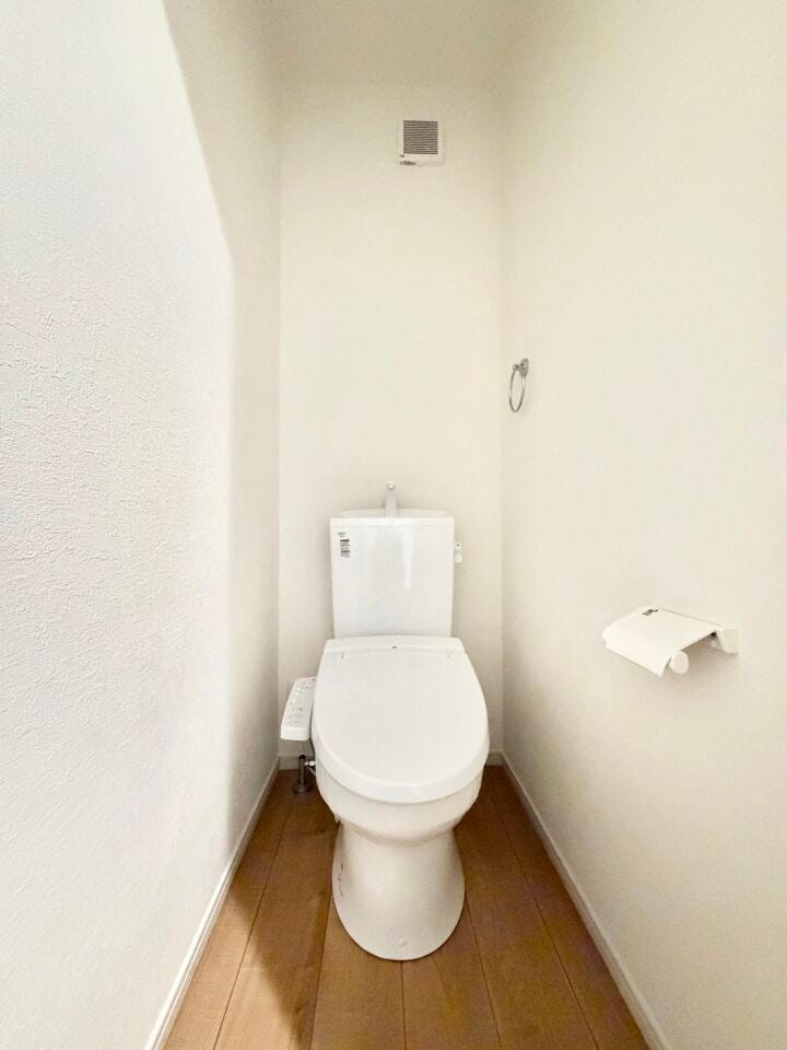 お手入れしやすい温水洗浄便座で、毎日快適♪