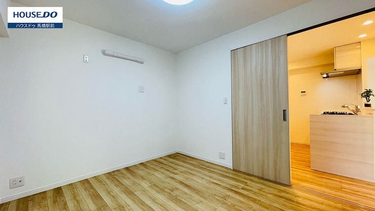 心も身体もやすらげる洋室。好きなことに没頭できる趣味の部屋としても。