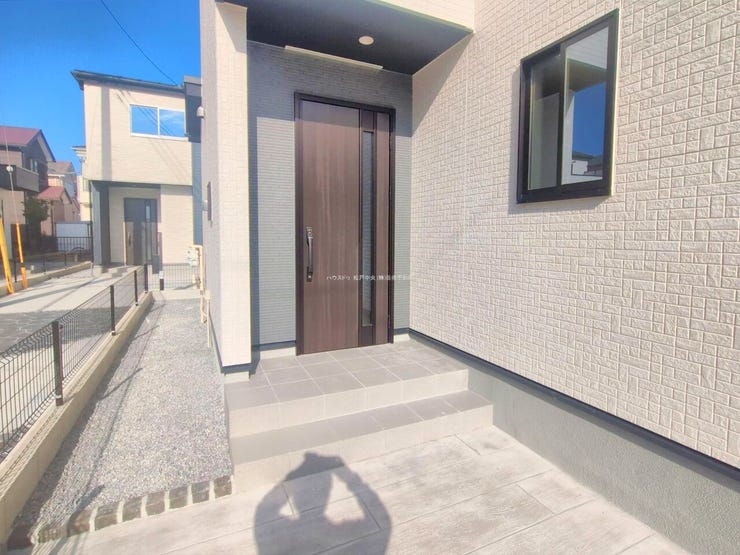 ◎玄関ポーチ:6号棟(11/19撮影)