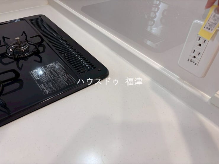 キッチン側にコンセントがあるので、
食材を切ってそのまま調理家電を使えるため便利です♪
《福岡市東区奈多1丁目 新築戸建》