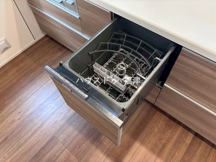 家事の負担を減らしご家族との時間を増やしてくれる
嬉しいアイテム!食器洗浄乾燥機付き♪
《福岡市東区奈多1丁目 新築戸建》