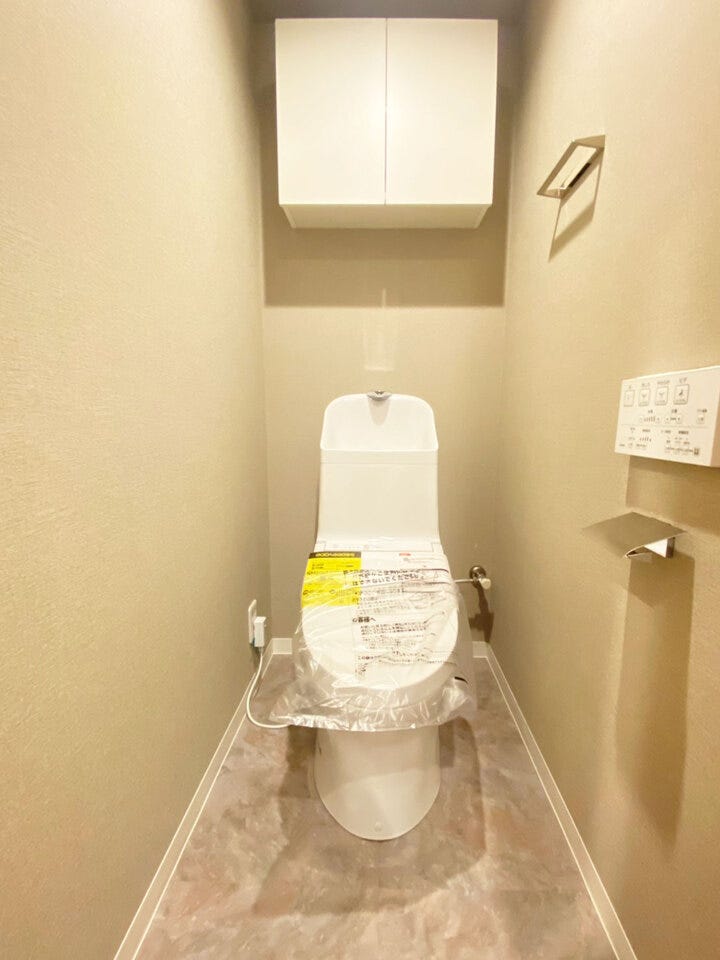 収納棚には、お客様には見せたくないものを仕舞いましょう。「見せる」と「隠す」を、上手に組み合わせて、生活感もオフ