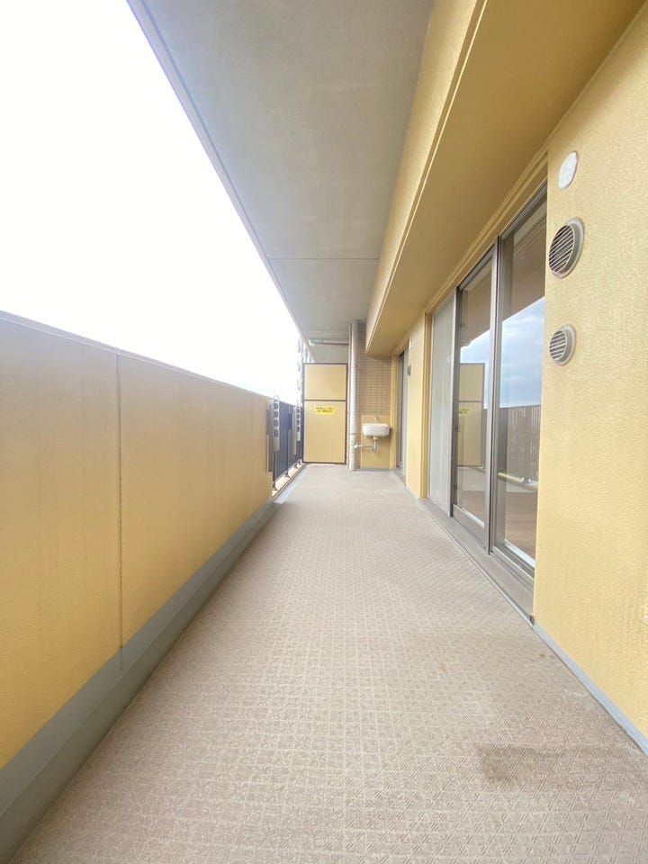 奥行きも幅もゆったり広々バルコニー