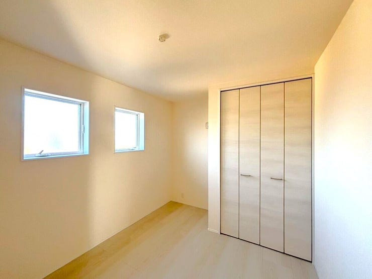 5.4帖の洋室は家族構成やライフスタイルに合わせて使い方を簡単に変えることができます。