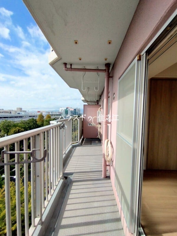 南西向きバルコニーにつき陽当り通風良好です