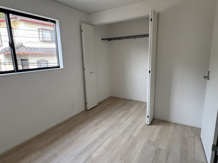 5.2帖。各部屋に収納完備