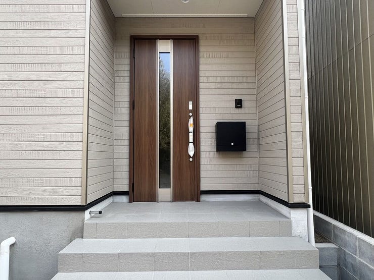 スーパーやドラッグストア、コンビニが複数揃います!