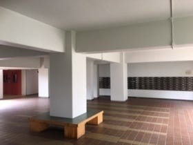 ホール
メールボックス