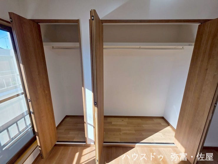 洋室に収納付!荷物もすっきり片付けられます(^^)/