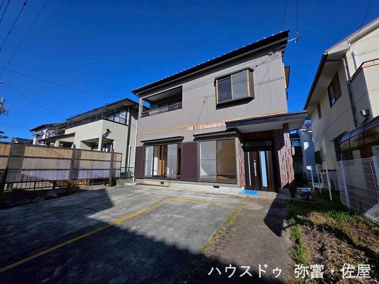 並列駐車3台可能です☆