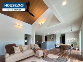 【横尾材木店】建物プラン例
建物総額1990万円
建物面積87.20㎡
他立地条件により別途工事費用が発生する場合がございます
またご要望に応じたプラン作成も可能となります。