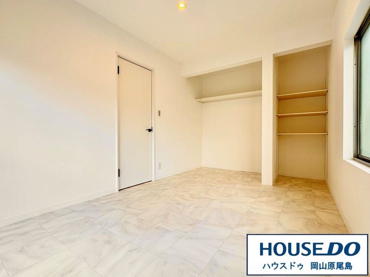 シンプルで無駄のないデザインの洋室です。ご家族一人ひとり、お好みの空間を作れます!